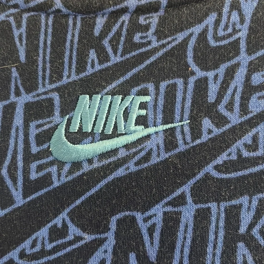 Nike Center Swoosh Club Terry All Over Print Boys M Zip Pocket Hoodie Casual‎